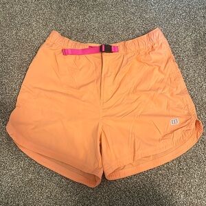 Topo shorts